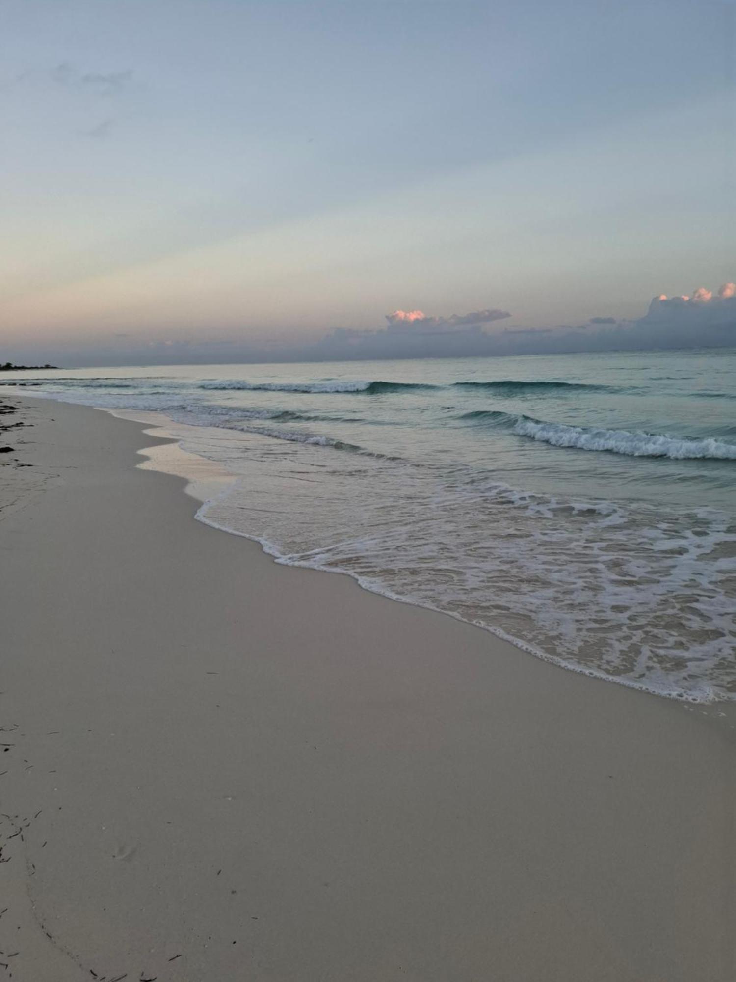 Appartamento Beachside Calm, Footsteps To The And Sea *